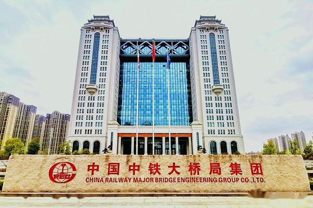 中国的桥都应该有武汉的一席之地，武汉的大桥多建桥的国家队也多