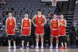 中国男篮对阵马刺首节拿到20分 创本届夏联单节最高分！图片