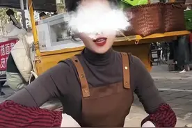 女网红蛋糕毒翻200人后续：黑料被扒销号跑路，毒源可能是一朵花图片