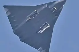 看到中国第六代战机，印度人绝望冲上心头，梦醒了，心碎了图片