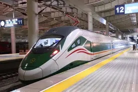 “复兴号”新车型亮相西安！ 西安⇌青岛最快6小时！“北跨”又一条大通道有新进展图片