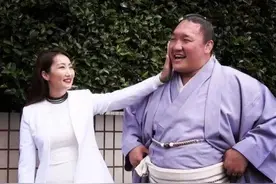 日本相扑，最早是贵族的娱乐活动。现在是国粹，年薪1500万图片