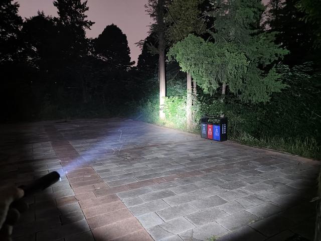性能强悍又便携！凯瑞兹P2多用途笔形手电体验