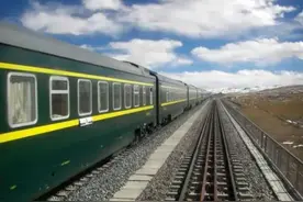 我国里程最长的5趟绿皮火车，最长的全程五千公里，要跑三天两夜图片