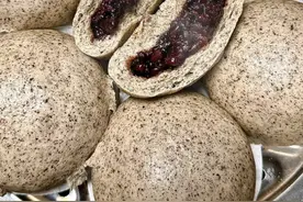 跟央视栏目学的黑芝麻杂粮馒头，巨巨好吃！图片