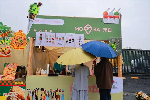 富阳这里，春日氛围感拉满！市民游客纷纷冒雨赶来……