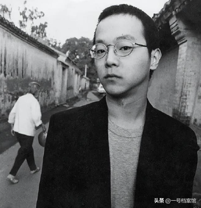 原来我们都被骗了！窦唯的落魄潦倒是假象，北京四合院才是真底气