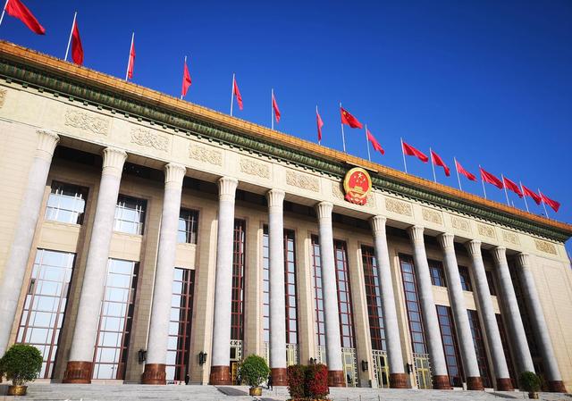 华为芯片技术遭窃取，1350万天价罚单震动科技圈，14人获刑