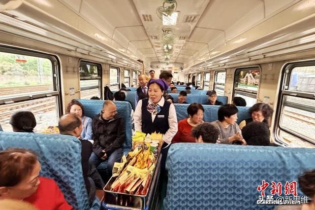 绿皮火车站票和坐票价格相等，公平合理吗？三方观点你支持哪方