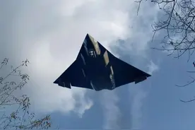 一问一个不吱声！但美军私底下最担心的，可能是歼-36的作战半径图片