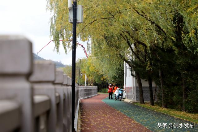 清水：初冬初临秋韵在 湖光山色惹人醉