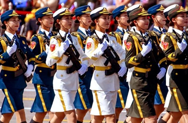 阅兵途中，如果女兵突然想上厕所怎么办？中国解决方式太聪明