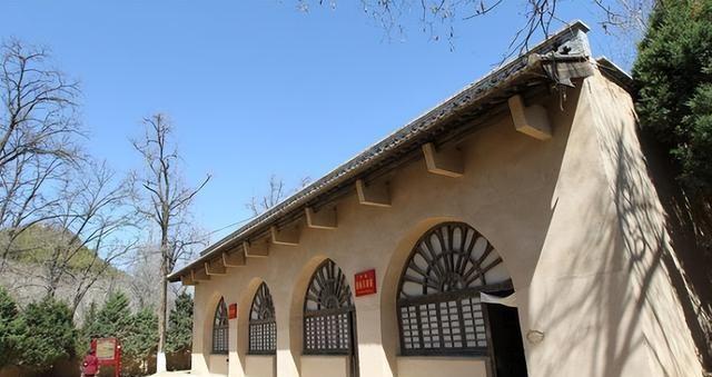 毛主席为何一生不进故宫，终生再未回延安？周总理的谈话道出实情