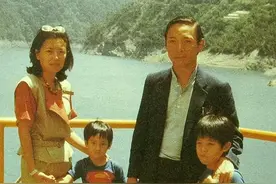 1996年，蒋介石孙子蒋孝勇回浙江祭祖时的相册，难得一见！图片
