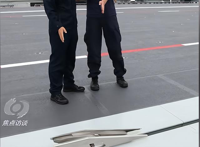 美国航母被甩开？央视公布罕见画面！福建舰“0帧	”急停、2秒起飞