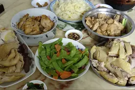 这是广东湛江人的年夜饭，咸鱼也能上座，真的很少见。图片