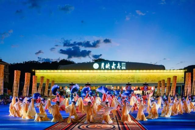 太顶了！「月映武夷」这个暑期一直在出圈！传统文化也能这么潮！