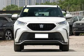 为什么说丰田皇冠陆放要凉了？不妨看看它都干了哪些蠢事吧图片