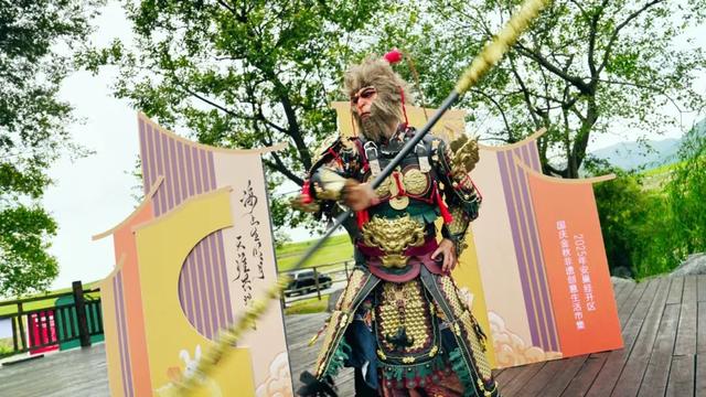 国庆首日，所见之处皆是幸福！半汤泉栖谷唱响《我和我的祖国》