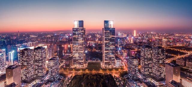 石家庄没想到，武汉也没想到，如今的中国郑州	，已成为全国焦点