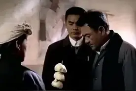 《平凡的世界》：一人得道鸡犬升天，说的就是干部周文龙，太真实图片