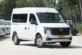 新车 | 短轴中顶5座/2.0T柴油机，大通V80 PRO实拍，竞争依维柯得意图片