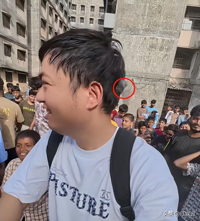 中国夫妻探秘亚洲最大贫民窟，丈夫被砸头，妻子被摸臀部不敢反抗