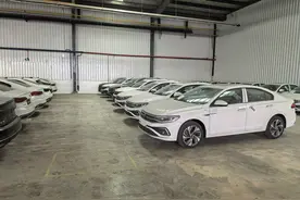 长春市101辆大众牌库存车打包拍卖，被人底价819万就拍下图片