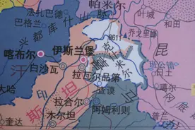 阿克塞钦挨着克什米尔，这是战略高地，距离新德里400公里图片