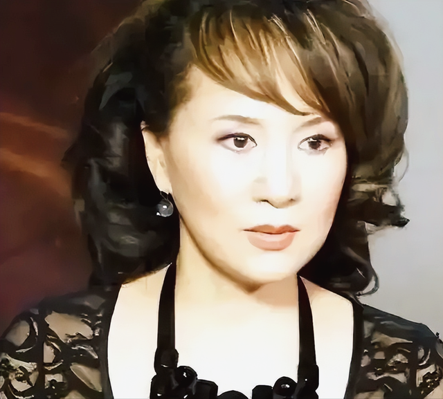原来早已不是中国籍，被老外“玩腻”后回国，郑绪岚现状令人唏嘘
