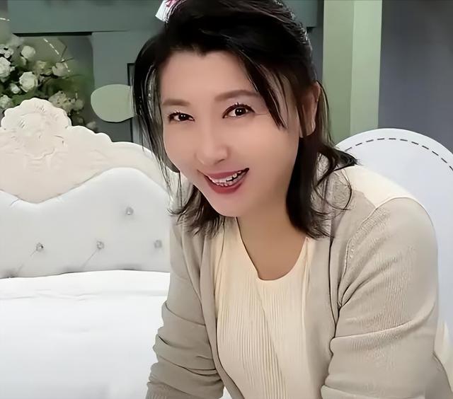 “后坐力”太大！闫学晶又被爆出猛料，她和儿子已经一个也跑不了