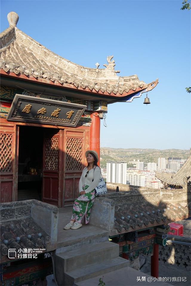陕北有座“云顶天宫”，1公里山脊薄如刀背，挤了100多座古建筑