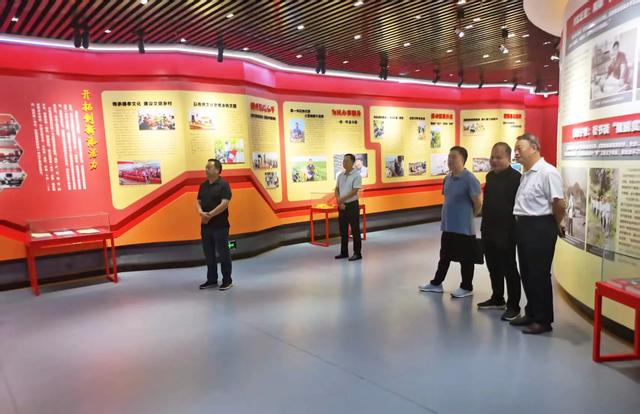 方城县AI文学讲习班：助县域写作添“智能翼”