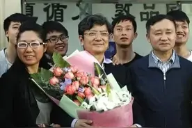 造谣郑强教授者被抓，我悬着的心终于放下，强哥没有塌房图片