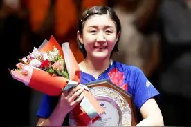 太狂妄！WTT世界乒联发陈梦照片，遭大批粉丝抵制，黄晓明也遭殃图片