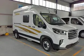 售价不到20万！25款大通新途V90房车，加长轴超高顶后双胎图片