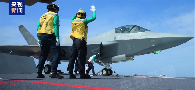 福建舰为何不换直20？10吨直20排队抢不到，航母搜救为何用老机型