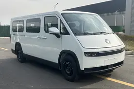 新车 | 可选6/7/9座，配单侧滑门，福田风景i7/i9客运版实车曝光图片