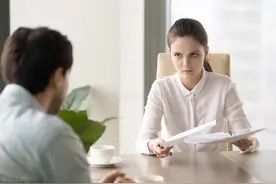 领导升职，你发微信“恭喜高升”暴露低情商，聪明人这样说受重用图片