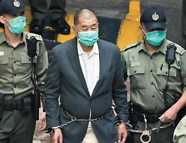 24 小时内，中美爆发两波争端，美军舰硬闯台海	，解放军火速出手