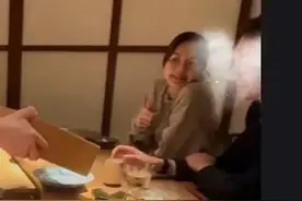 Lisa和LV三公子巴黎约会，牵手撒娇相处细节甜蜜，吃饭是男方买单图片