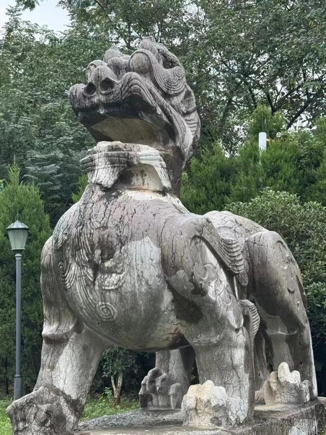 实地探访南京狮子冲昭明太子萧统和他母亲丁令光的安宁陵