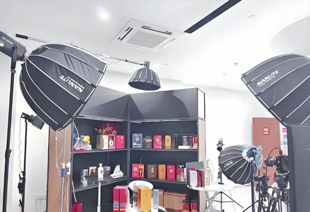 央视揭露！知名白酒是酒精勾调，年份包装全造假，直播间成重灾区