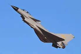 40架歼-10战机，缺点十分明显，中期升级到底有多强悍呢？图片