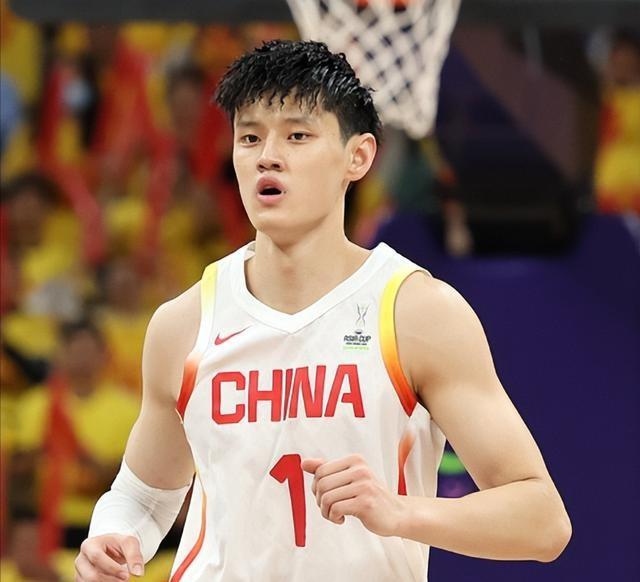 恭喜！22岁曾凡博签约达成，拒绝海外合同重返首钢，奥莫特被裁！