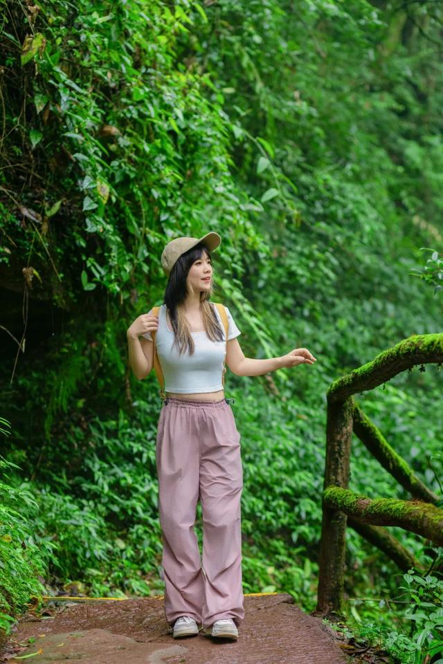 逃离高温！成都2H躲进峡谷避暑地，徒步森林瀑布、探秘野生动物！超萌奖牌周末就冲！