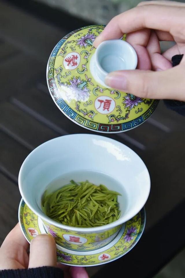 手头的事放一放，我要去雅安过五一了