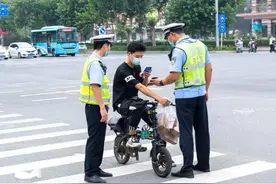 山西太原电动车严查“一戴两不”，合法上路做到6点，车主注意了图片