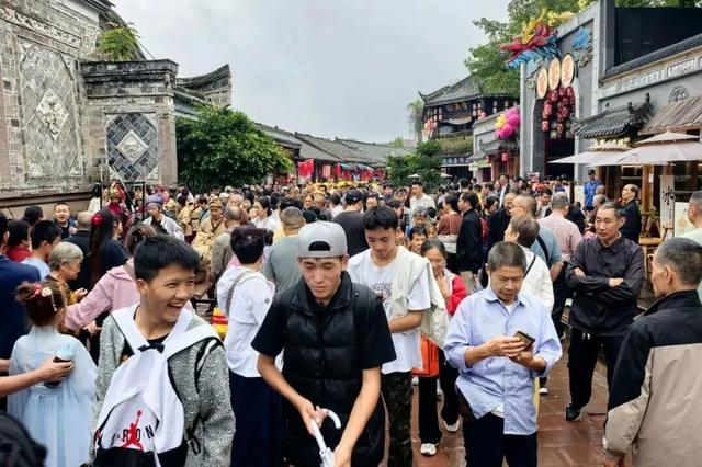 不愧是成都，火成这样！