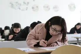 天呐！2025二建管理考试真题答案曝光，你答对了多少？图片